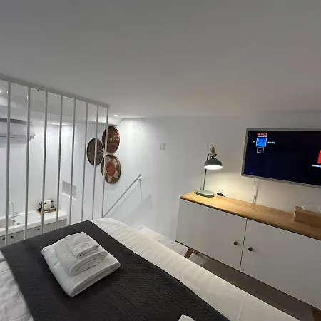 The House Of 8 Mykonos 3*